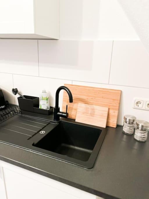 Modernes Apartment Mit Balkon Free Parking Netflix Celle Zewnętrze zdjęcie
